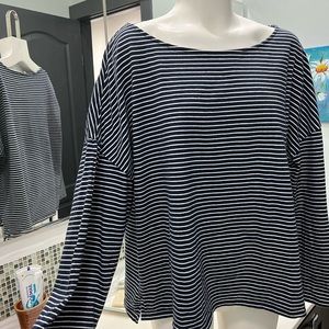 Size L Petite Gap T shirt